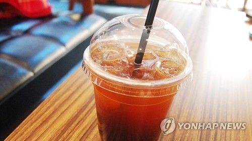 프렌차이즈 카페 '위생관리' 미흡…"이물혼입·대장균 검출"