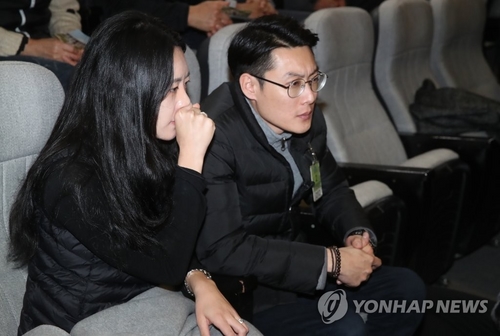 고 김민식군 부모 눈물 속 '민식이법' 통과…"다치는 아이 없길"