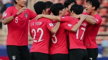 오세훈 골!골!…한국 축구, 우즈베크 잠재우고 조1위 '8강'