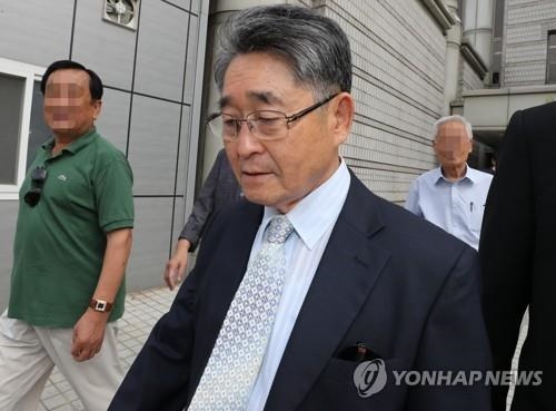 '5·18 참여 시민 비방' 지만원 1심서 징역 2년…법정구속 면해