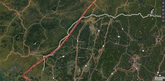 26일 순교자의 소리는 &#34;사진 속 붉은 선(GPS 이동경로)은 4개의 풍선이 강화를 출발해 북한 국경(흰색 선)을 지나는 모습&#34;이라고 설명했습니다. [사진 제공=NK News]