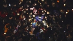 '150만 촛불' 속으로…시민들, 청와대 방면으로 행진