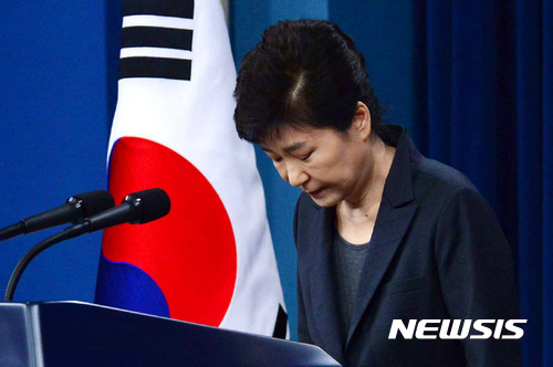 박 대통령, 청와대 기자단과 신년인사…탄핵소추 후 첫 대외일정