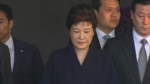 '과잉 예우' 논란 남긴 검찰…박 전 대통령 소환 쟁점