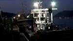 서해로 몰려드는 오징어잡이배…동해로 팔려나가