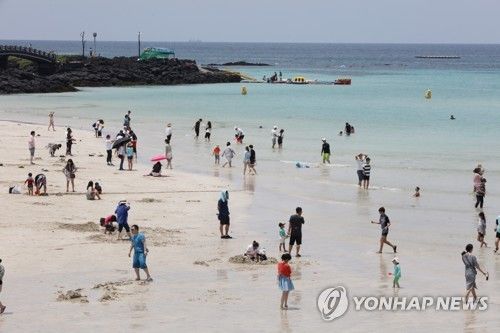 장마전선·태풍 북상에 움츠린 주말…해수욕장·관광지 '한산'