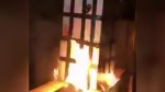 '그렌펠타워' 모형 불태우며 참사 조롱…영국 '충격'