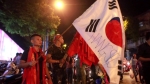 베트남 10년 만에 결승행…태극기 휘날리며 '땡큐 박항서'