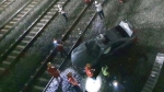 10m 아래 기차 철로로 벤츠 차량 추락…운전자 숨져