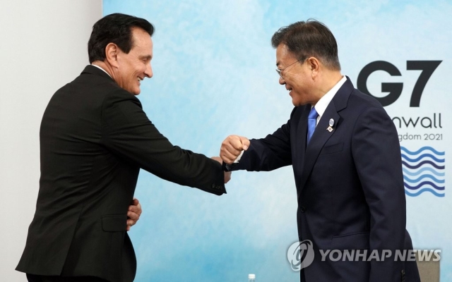 문대통령, 아스트라제네카 CEO에 "한국 생산능력 활용해달라"