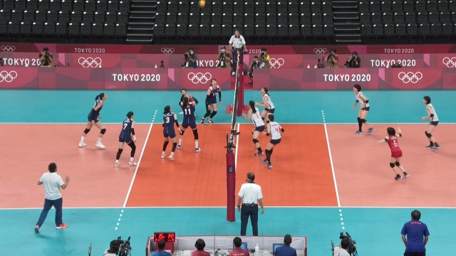 여자배구, 5세트 접전 '대역전승'…일본 꺾고 8강행