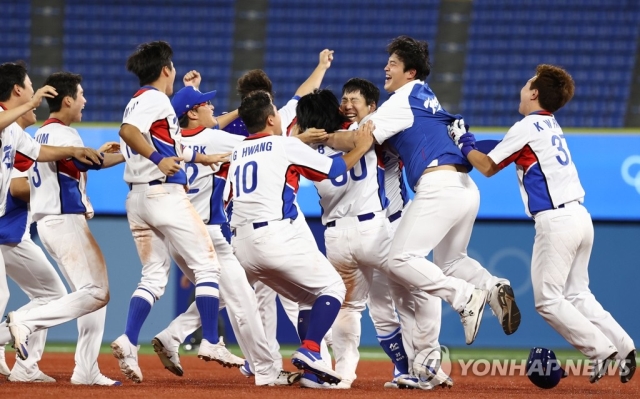 야구대표팀, 도미니카에 4-3 승리…김현수, 9회말 끝내기