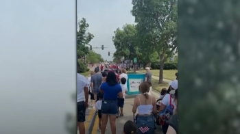 [영상] 옥상서 사람들 향해 난사…피로 물든 미 독립기념일 축제