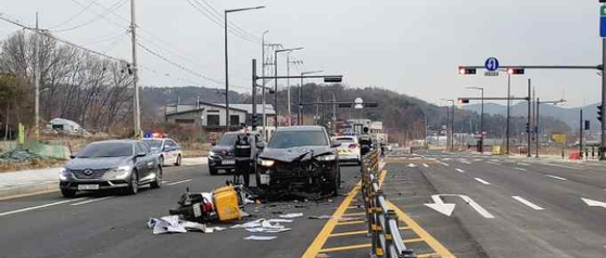 2월 10일 경기도 의정부시 고산동 한 도로에서 역주행하던 오토바이가 SUV와 부딪혔다. 이 날은 왕복 6차선 이 도로가 개통한 다음날이었다.〈사진=한국토지주택공사(LH) 제공〉