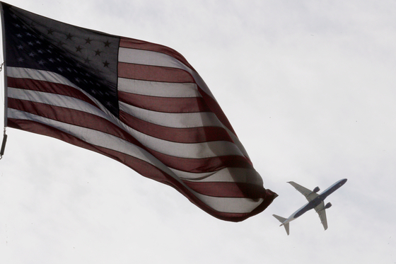 델타 항공 여객기가 지난달 27일 미국 매사추세츠 주 보스턴에서 이륙하고 있다. 〈사진=로이터 연합뉴스〉