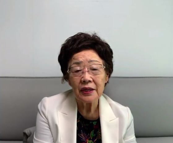 송두환 국가인권위원장과 면담을 요청하고 있는 이용수 할머니. 〈사진=유튜브 '정신대 할머니와 함께하는 시민 모임'〉