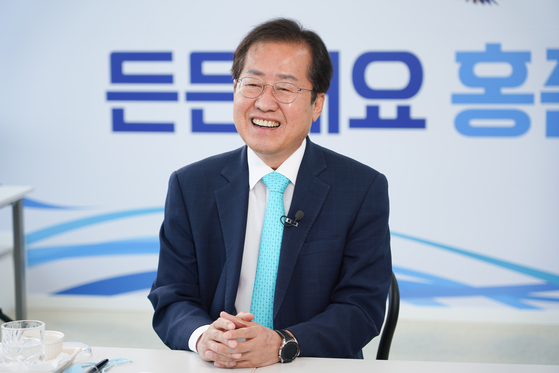 JTBC와 인터뷰를 하고 있는 국민의힘 홍준표 의원 〈사진=홍준표 대선 경선 후보 캠프〉