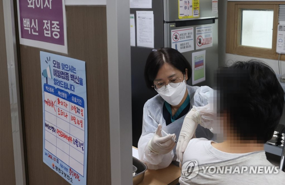 국내 코로나19 백신 접종 모습 〈사진=연합뉴스〉