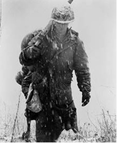장진호 전투에 투입된 미 제1해병사단 병사. 〈사진=리버밴드닷컴 캡처〉