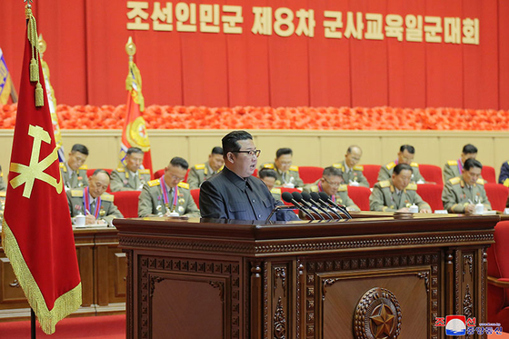 지난 4~5일 북한 조선인민군 제8차 군사교육일군대회에 참석한 김정은 위원장. 〈사진=북한 조선중앙통신〉