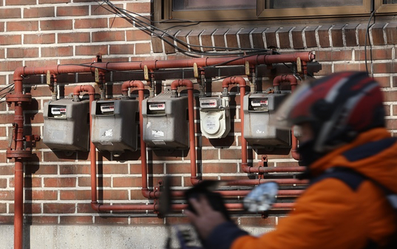 서울 시내 주택단지에 설치된 가스계량기. 〈사진=연합뉴스〉