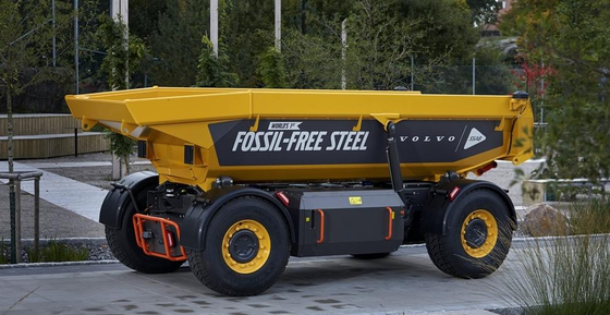 지난해 10월 13일, 볼보CE(건설기계)가 세계 최초의 '그린 스틸 트럭'을 생산했다. (사진: 볼보CE)