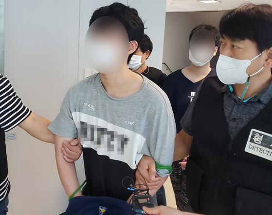 친할머니 살해한 10대 형제. 〈사진-연합뉴스〉