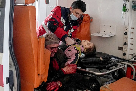 러시아 공격으로 희생된 6살 소녀.〈사진-연합뉴스/AP〉