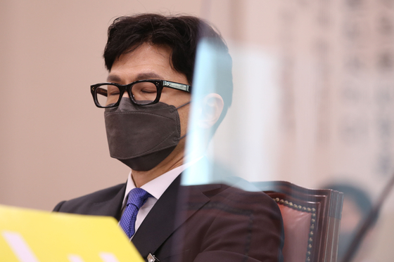 한동훈 법무부 장관 후보자가 지난 9일 오후 서울 여의도 국회에서 열린 인사청문회에 출석해 자리하고 있다. 〈사진=국회사진기자단〉