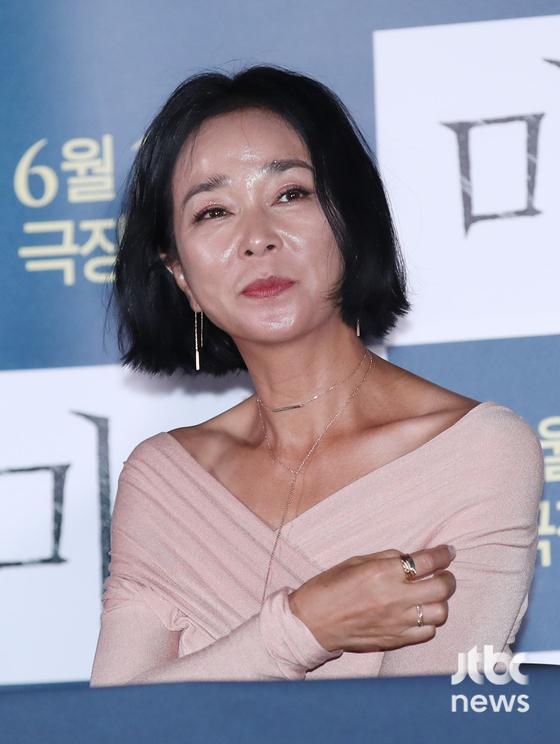 배우 조민수가 7일 서울 CGV 용산아이파크몰에서 열린 영화 '마녀 2' 언론시사회에 참석했다. 〈사진=JTBC엔터뉴스〉