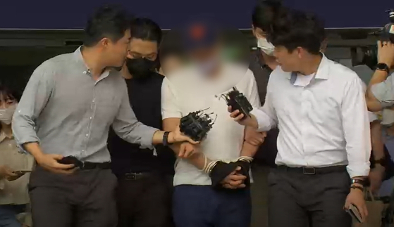 '강남 유흥업소 사망' 사건과 관련해 마약을 공급하고 유통한 일당 4명이 구속 송치됐다. 〈사진=JTBC〉